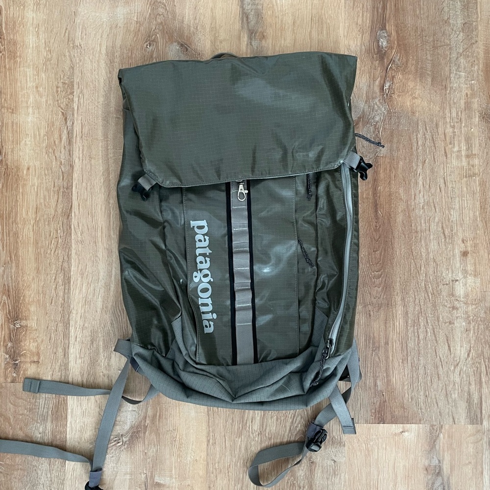 Patagonia black hole backpack